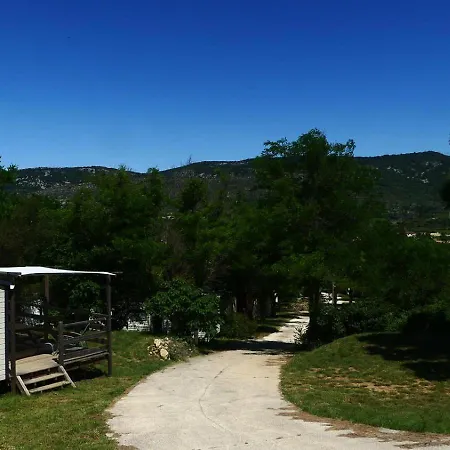 Camping Familial 3 Etoiles Piscine Chauffee Gorges De L Ardeche Saint-Remeze Exterior foto