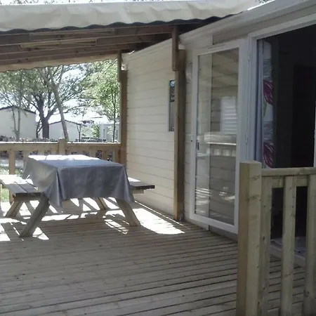 Camping Familial 3 Etoiles Piscine Chauffee Gorges De L Ardeche Saint-Remeze Exterior foto